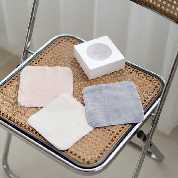 "美肌スキンケアタオル"タオルハンカチ　　　　　　　　