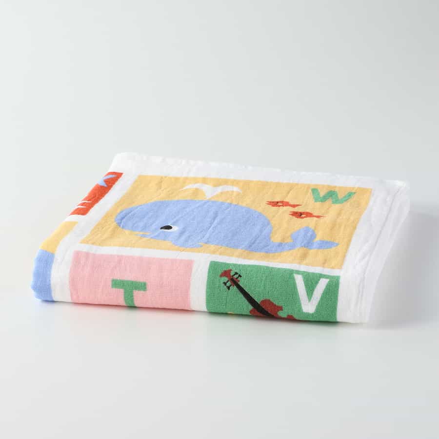 カラフルアルファベット バスタオル（単品）（9135B234）-アッコトト